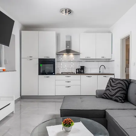 Kantrida Opatija Villa *