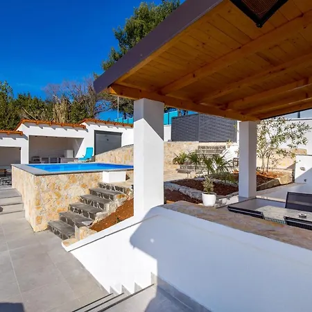 Kantrida Opatija Villa *